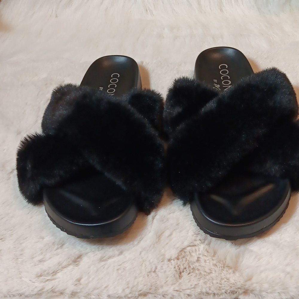 Coconut by Matisse Season Faux Fur Slide Sandal